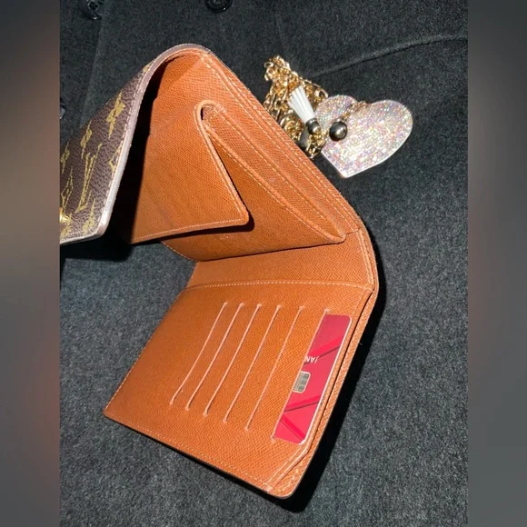 ✅ AUTHENTIC LOUIS VUITTON WALLET MONOGRAM - Picture 8 of 12